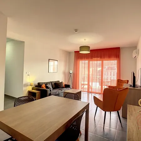 Apartment F2 Climatise Avec Parking, Wi-fi, Animaux Acceptes, Proche Centre Et Thermes - Fr-1-451-113 *
