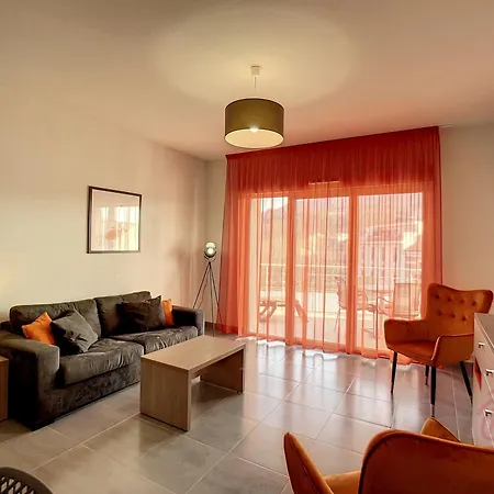 Apartment F2 Climatise Avec Parking, Wi-fi, Animaux Acceptes, Proche Centre Et Thermes - Fr-1-451-113